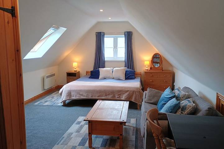 Apartamento entero, Cosy studio apartment views, walks from the doorstep. Newly redecorated for 2026 in Gloucestershire