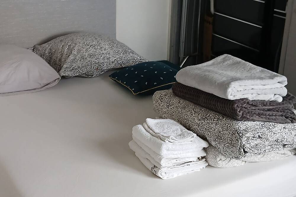 Ganze Wohnung, Studio rental paris in Les Lilas, Seine-Saint-Denis