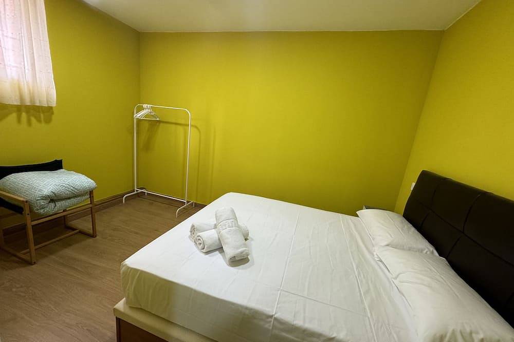 Entire apartment, A&R Apartment Santiago Ii in San Sebastián de los Reyes, Madrid Province