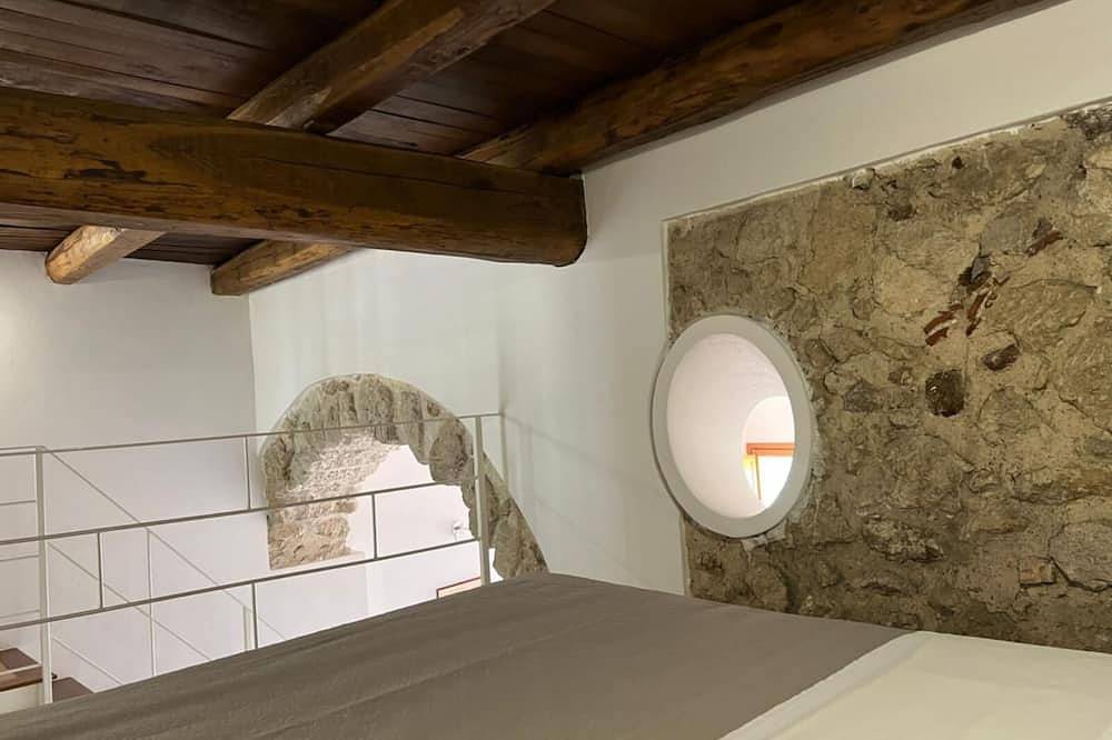 Ganze Wohnung, Apartment mit Blick auf den Yachthafen in Tropea, Vibo Valentia Provinz