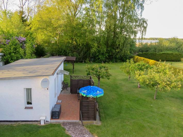 Bungalow für 4 Personen, mit Terrasse und Garten in Ribnitz-Damgarten