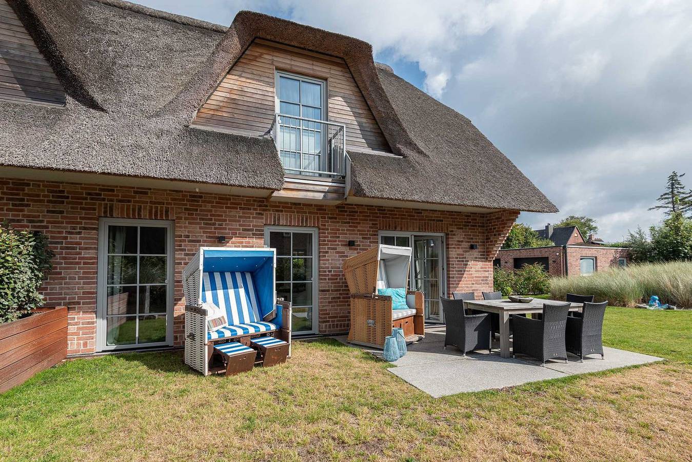 Moderne & nachhaltige Haushälfte mit ca. 110 m² Wohnfläche für bis zu 6 Personen in Wenningstedt, Sylt
