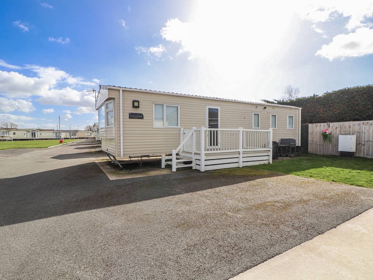 The Beachside Hideout - St Michaels and Browns Caravan Park in Towyn, Conwy und Umgebung