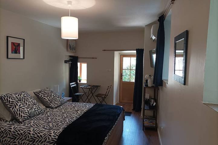 Location de vacances pour 2 personnes, avec piscine à Châteauneuf-du-Rhône - 2