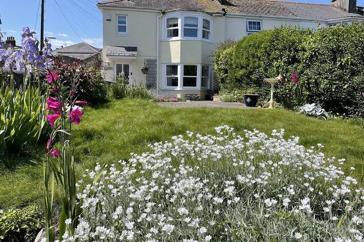 Cottage for 4 people, with garden and terrace in Torquay