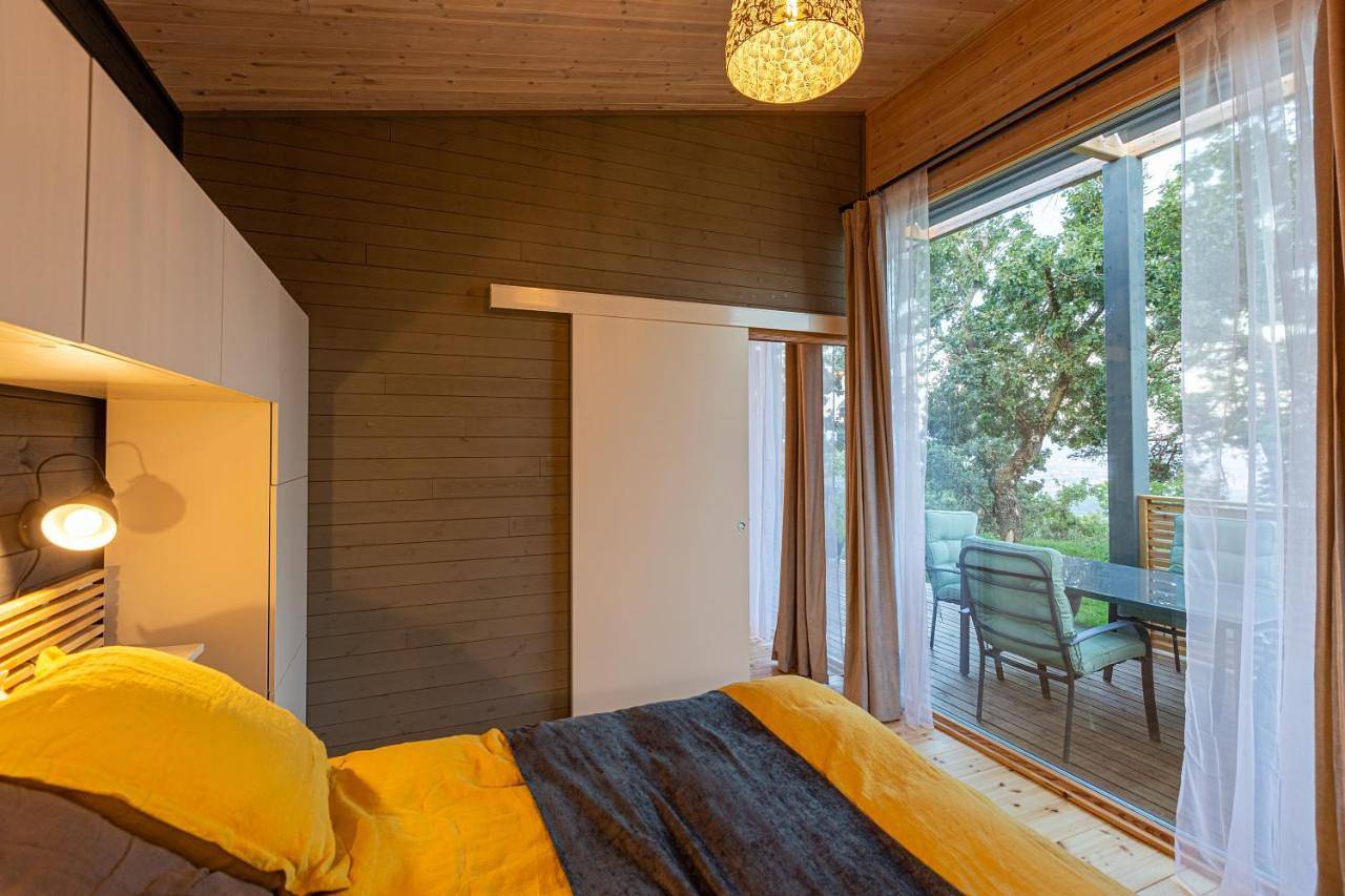 Appartement entier, Studio with Terrace in Saint-Romain-de-Lerps, Région de Tournon-sur-Rhône