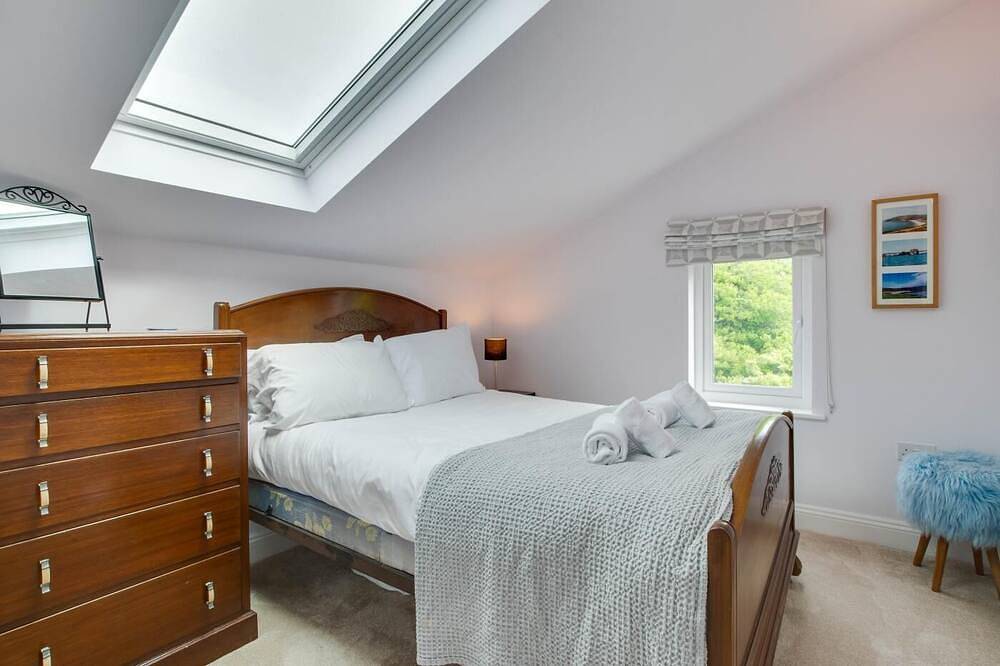 5 Bed in Gower (oc-hh101) in Swansea region