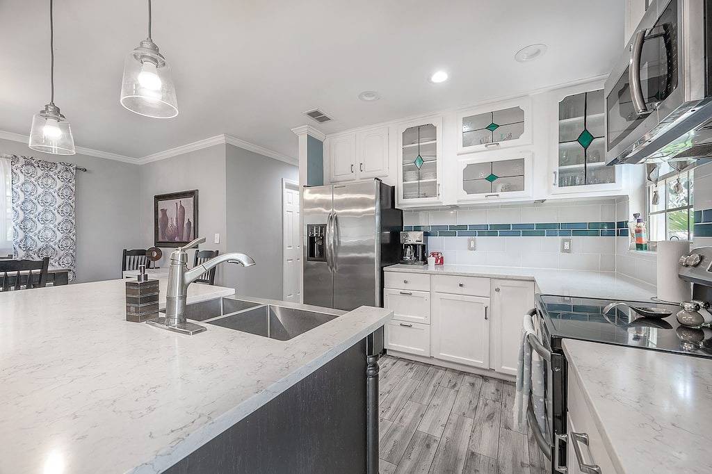 Home with view of the Hillsborough River, pet friendly in Tampa, Tampa Bay