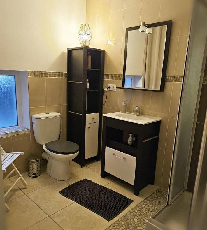 Location de vacances pour 2 personnes, avec jacuzzi ainsi que piscine et jardin à Varetz - 2