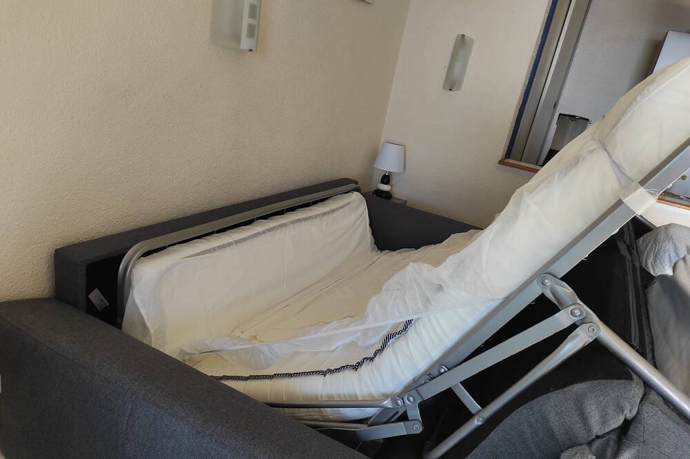 Entire apartment, Le Barcarès Coudalere View On The Lake Near The Beach in Le Barcarès, Côte d'Améthyste