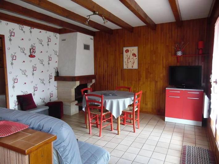 Location de vacances pour 7 personnes, avec terrasse ainsi que jardin et piscine, animaux acceptés dans Saint-Michel-de-Bannières - 3