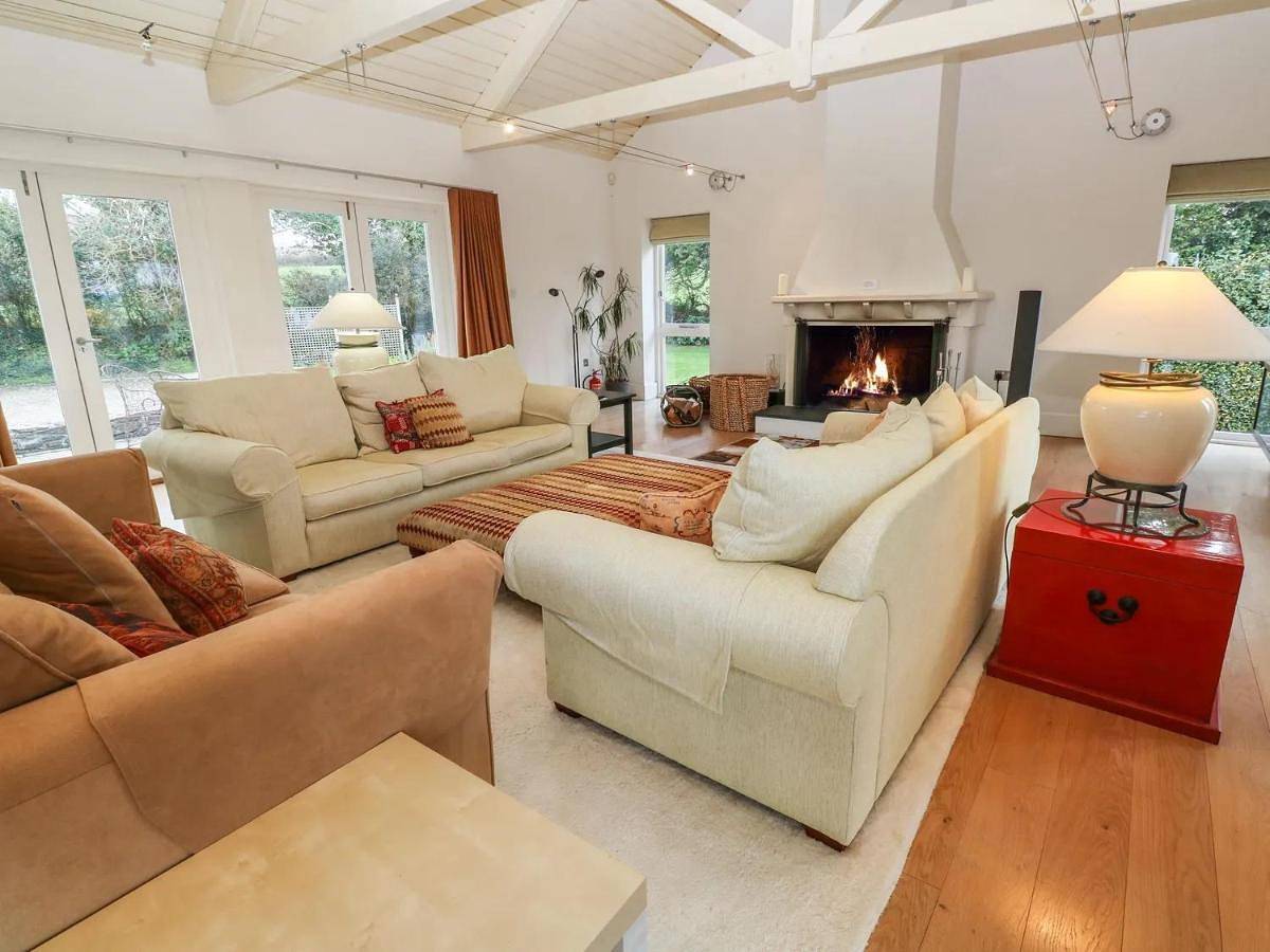 Four-Bedroom House in Helford, Cornwall