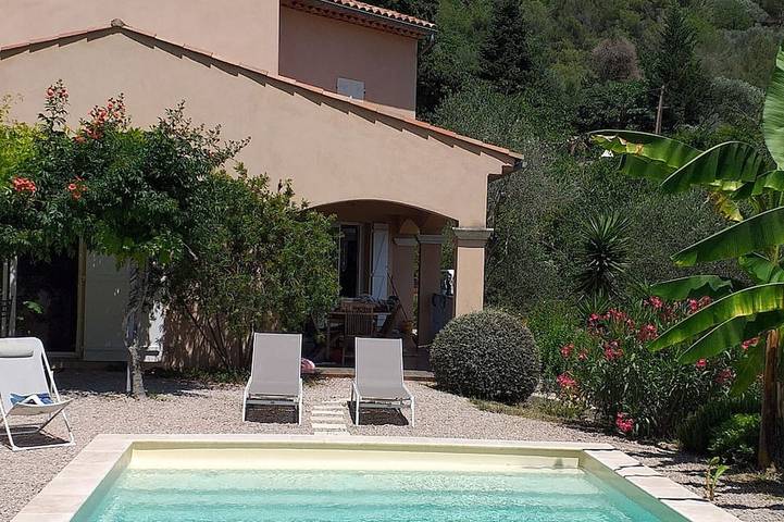 Location de vacances pour 6 personnes, avec jardin et terrasse à Castellar - 4