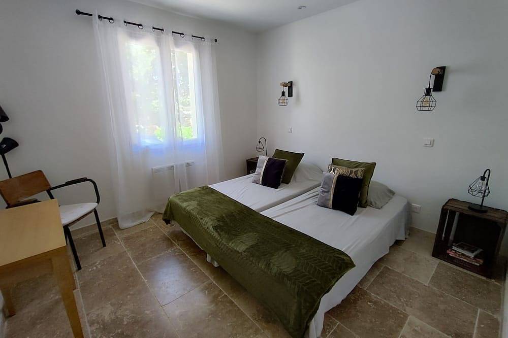 New villa with pool, air-conditioning and all comforts near Uzes in Uzès, Nimes und Umgebung
