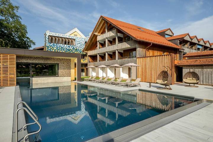 Hotel für 2 Personen, mit Balkon und Terrasse sowie Garten und Pool