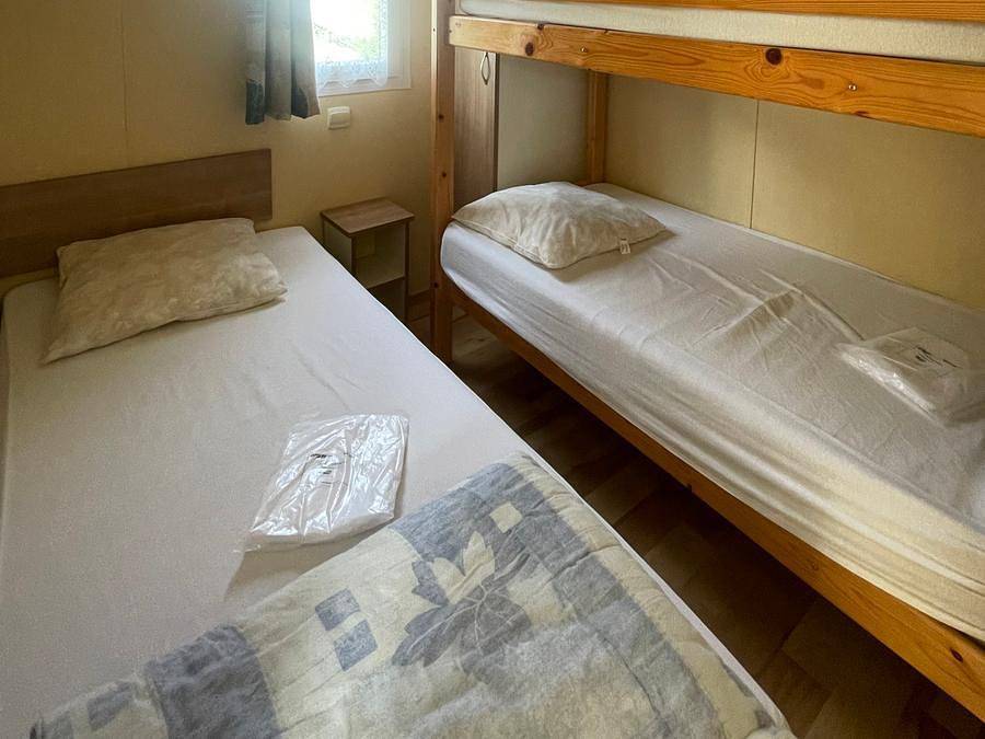 Camping Le Fanal - Mobilheim 4 personen - Convivial - 31m² - 2 Zimmer (für 4 Erwachsene und 1 Kind -12 Jahre) in Saint-Benoît-de-l'Aure, Bayeux und Umgebung