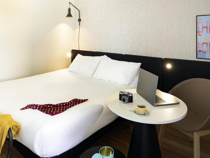 Hôtel pour 4 personnes, avec piscine ainsi que vue et jardin à Les Tourrettes - 4