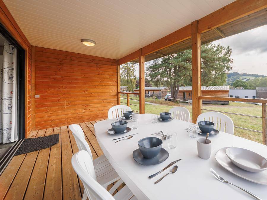 Village Vacances Bel-Air Village Les Demeures du Lac - Mobile home 4 persons - Cottage Premium 2ch 4 people Arrived Sunday in Saint-Rémy-sur-Durolle, Livradois-Forez Regional Nature Park