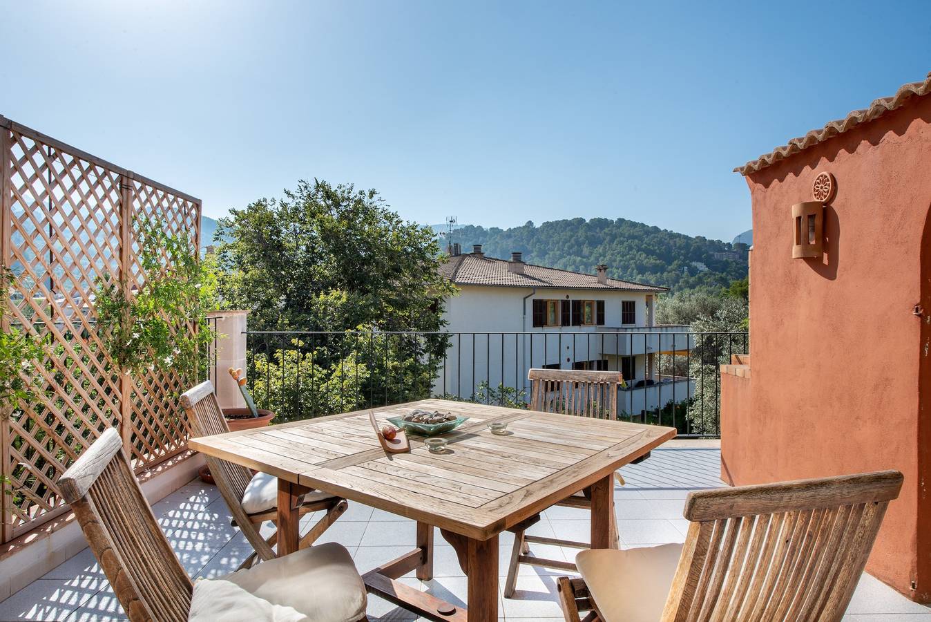 Entire apartment, Apartment Carla near the beach with spacious balcony, mountain view, Wi-Fi & air conditioning in Port de Sóller, Sóller