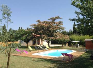 Cottage pour 6 personnes, avec jardin ainsi que vue et piscine à Camélas