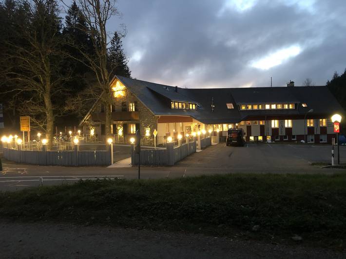 Hotel, mit Terrasse und Whirlpool sowie Garten und Sauna