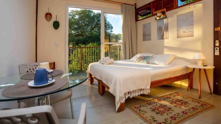 Casas e apartamentos de temporada para 2 pessoas, com vista e balcão e ainda jardim em Manguinhos