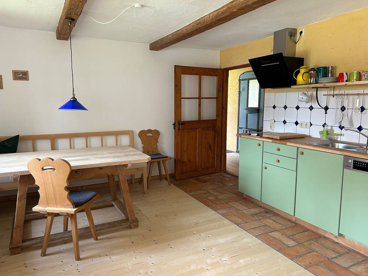 Ganze Wohnung, Gemütliche Ferienwohnung "Filser" mit Bergblick, Wlan und Balkon; Parkplatz vorhanden in Unterammergau, Bayerische Alpen