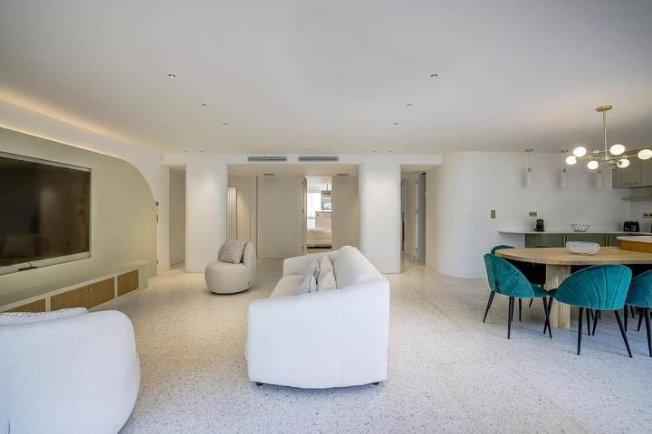 Gîte pour 6 personnes, avec terrasse et jardin dans Office De Tourisme De Juan Les Pins - 4