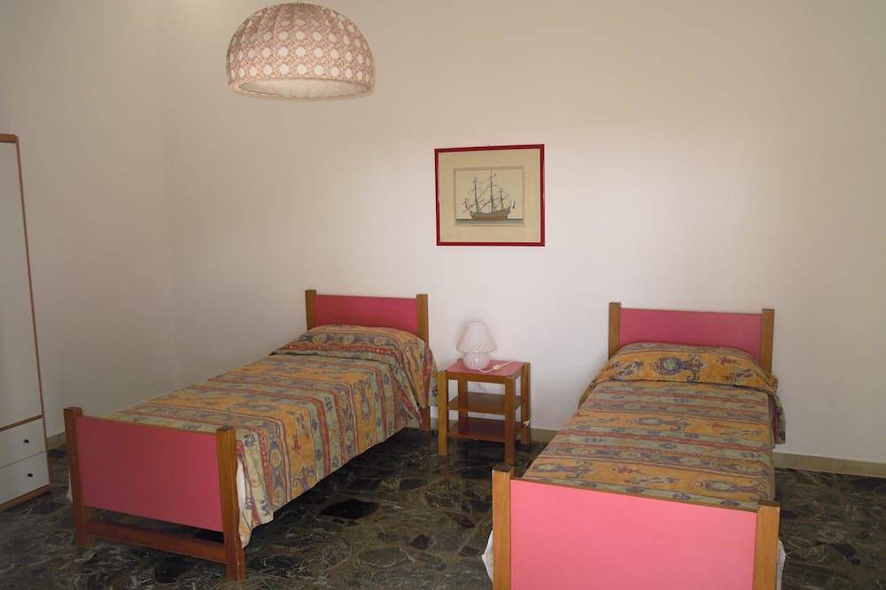 Villa 50 Meter vom Strand Giannella, einen großen Garten in Giannella, Grosseto Provinz