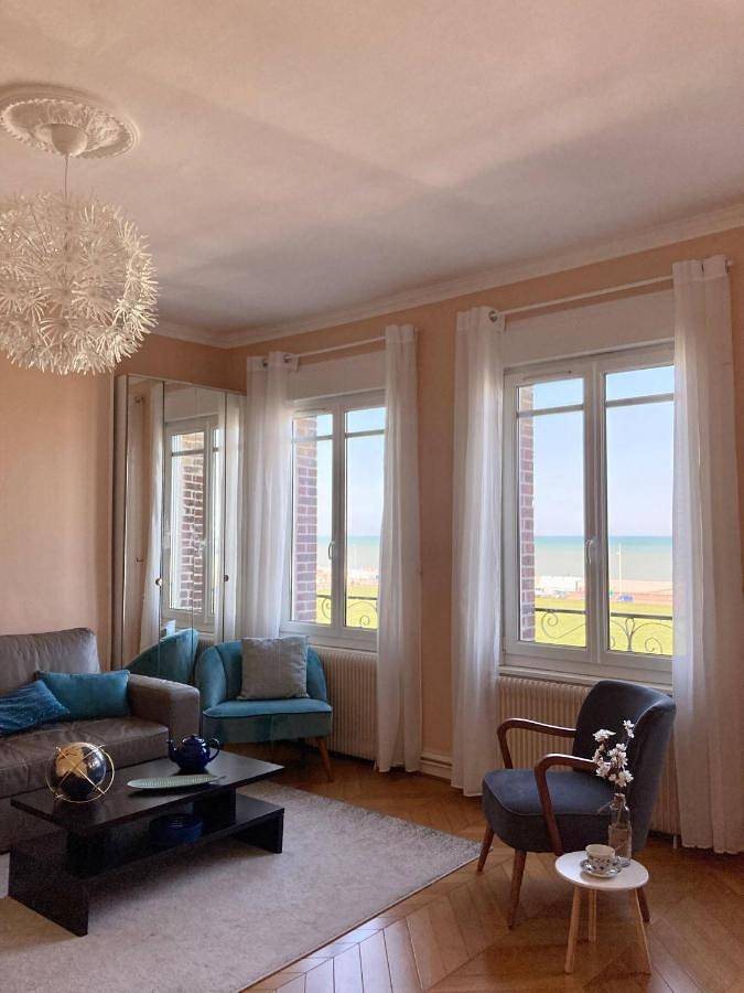 Geheel appartement, Two-Bedroom Apartment in Plage Dieppe, Dieppe