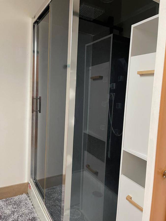 Appartement entier, One-Bedroom Apartment in Saint-Nicolas-d'Aliermont, Région de Dieppe