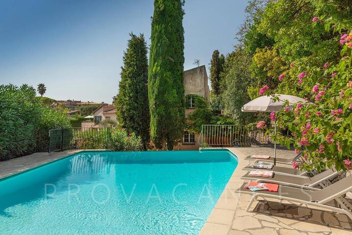 Villa for 6 personer, med Balkong / Terrasse og Hage i tillegg til Badebasseng i Vence