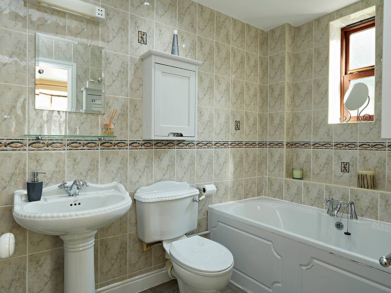 Luxury 5 bedroom Riverside home in town centre - Pass the Keys in Shrewsbury, Shropshire