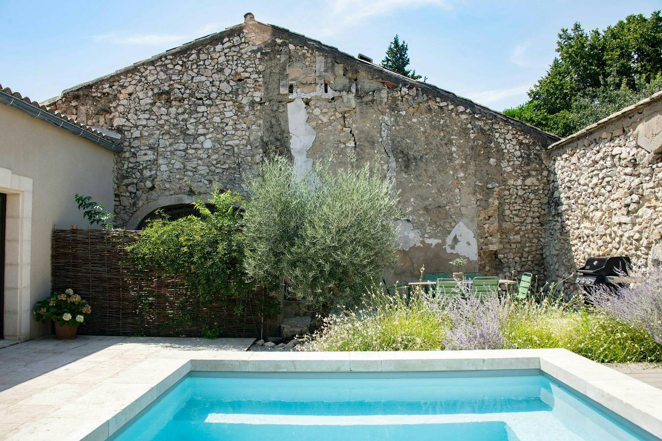 Artist's stable with garden near Alpilles in Saint-Andiol, Arles region