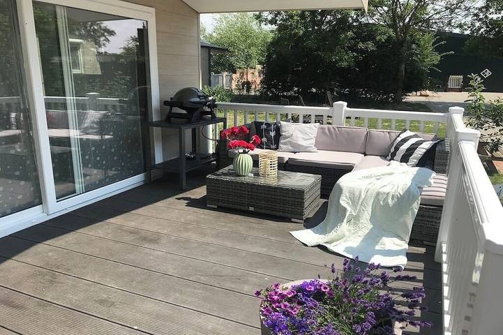 Ferienhaus \"Chalet Paul\" mit Terrasse auf unserem Kinder-Bauernhof in Welt, Eiderstedt