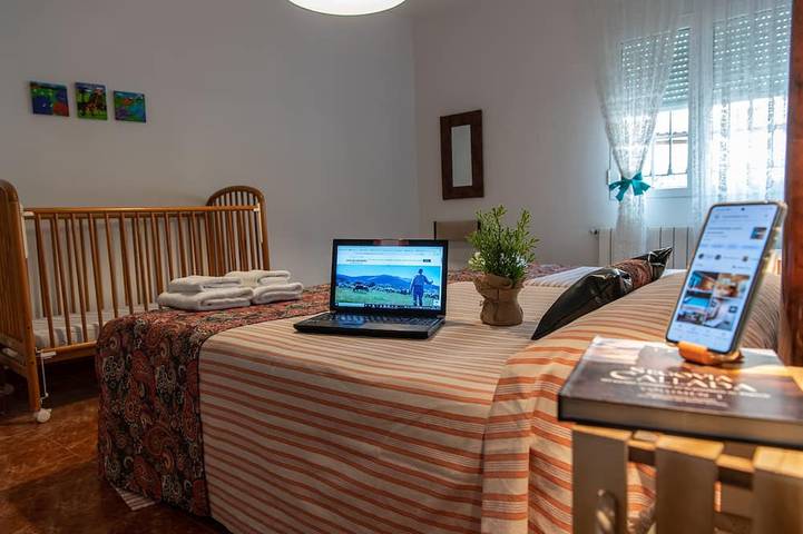 Ideal Familias 7 Dormitorios Jardin bbc Wifi 55 min de Madrid y 8 min de Segovia in Segovia, Segovia Province