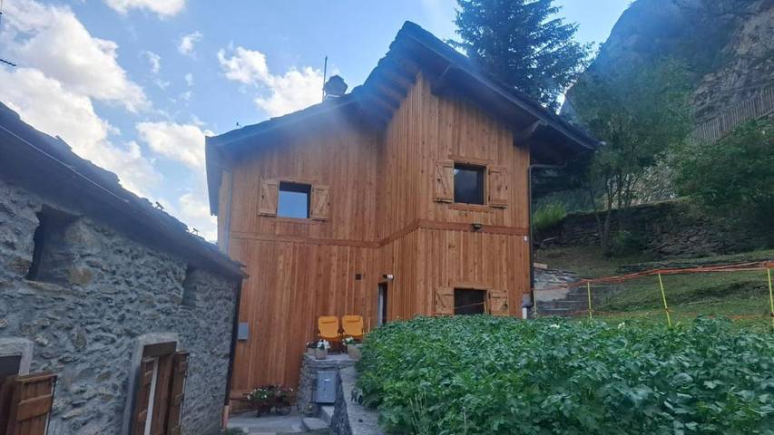 Gîte pour 4 personnes, avec Terrasse ainsi que Jardin et Vue dans Valgrisenche