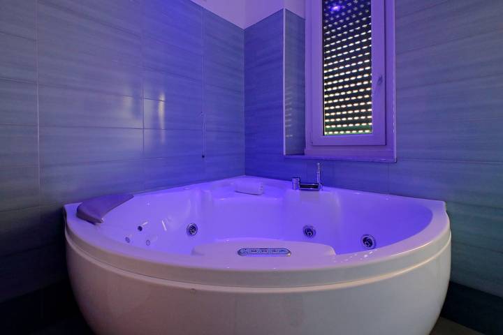 Ferienwohnung für 6 Personen, mit Whirlpool und Balkon in Rom - 4