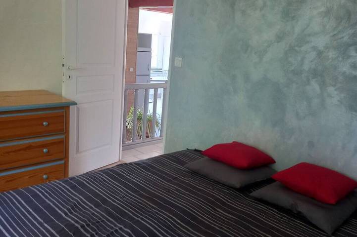 Location de vacances pour 6 personnes, avec balcon et jardin à Sardan - 2
