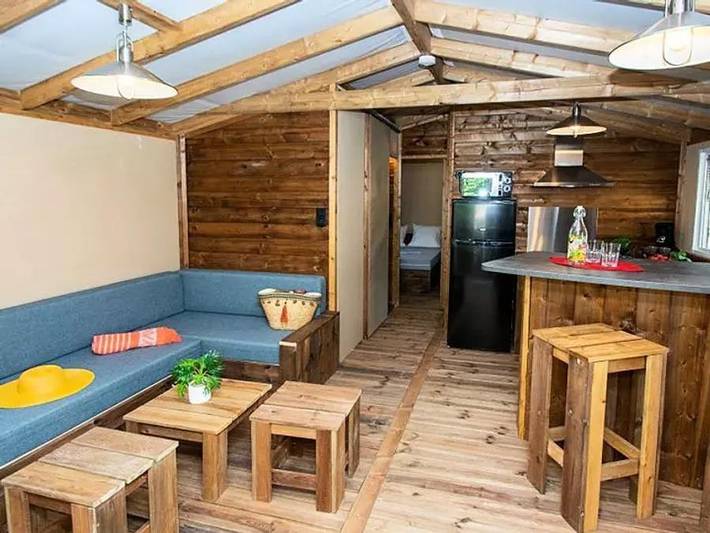 Camping Des Gaves - Tente en toile et en bois 5 personnes - Lodge Confort 3 Pièces 5 Personnes + Tv in Laruns, Béarn