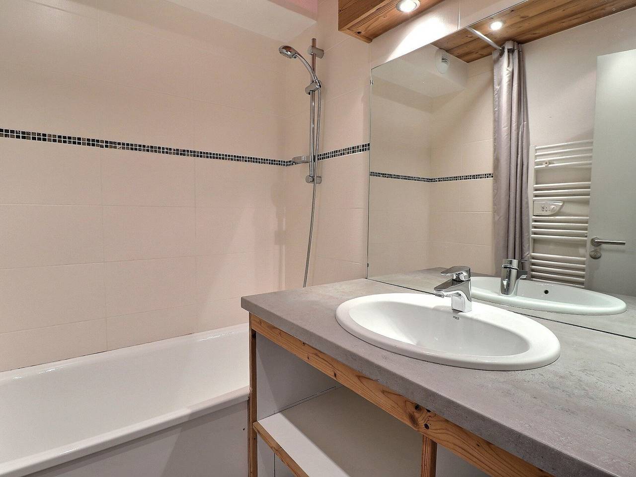 Appartement entier, Confortable 2 Pièces, Skis aux Pieds, Proche Commerces in La Tania, La Perrière