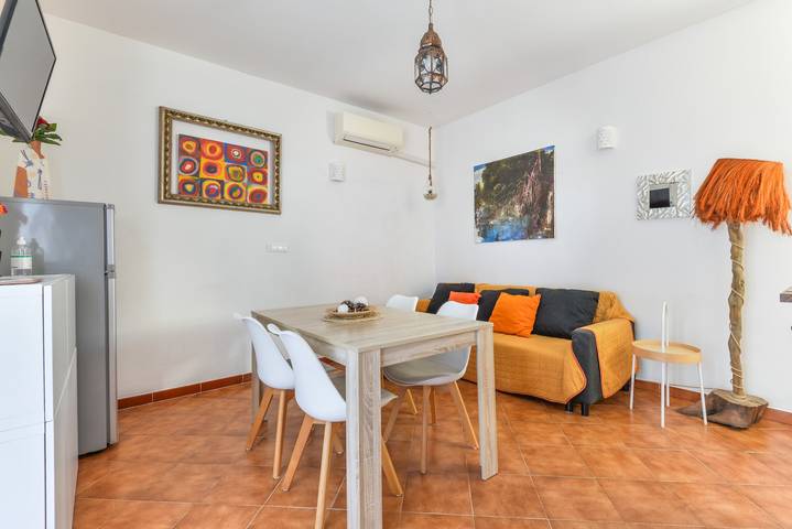 Ganze Wohnung, Modernes Apartment mit Garten, Klimaanlage und Wlan in Lacona, Capoliveri