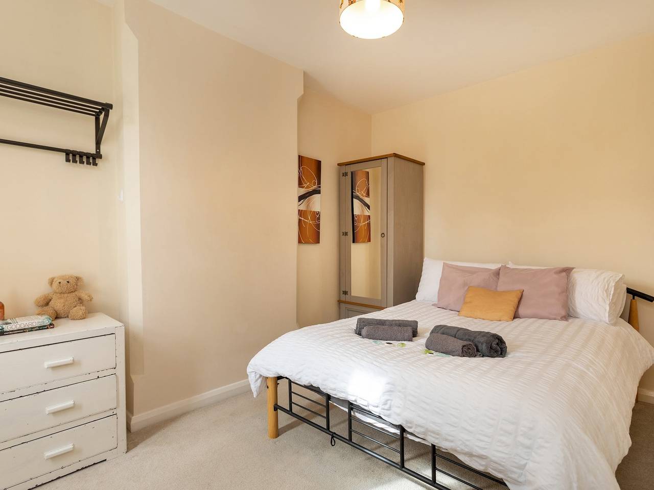 Pass the Keys | Modern Home near Trent Bridge|Notts County Fc in Nottinghamshire