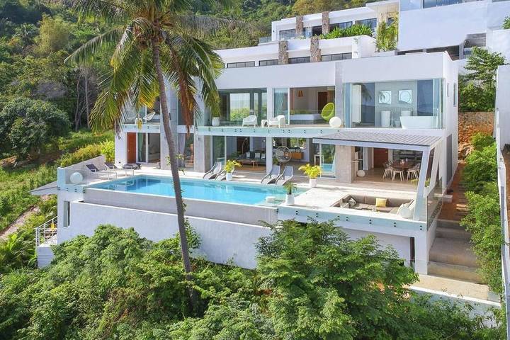Villa pour 10 personnes, avec jardin et piscine ainsi que terrasse et vue dans Koh Samui