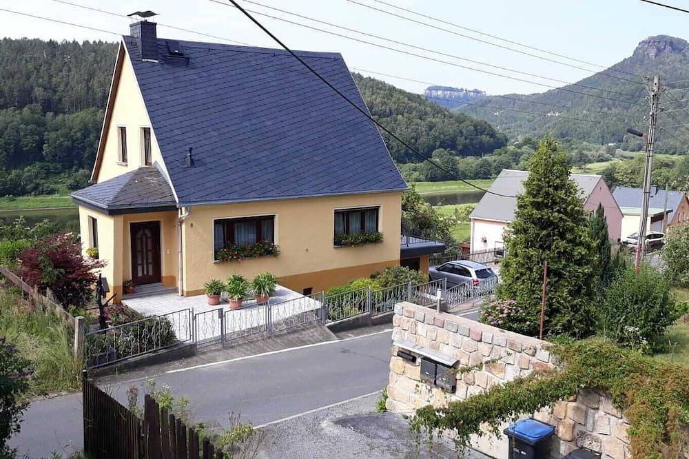 Ganze Wohnung, Ferienzimmer ruhig gelegen mit herrlichem Ausblick in Porschdorf, Bad Schandau