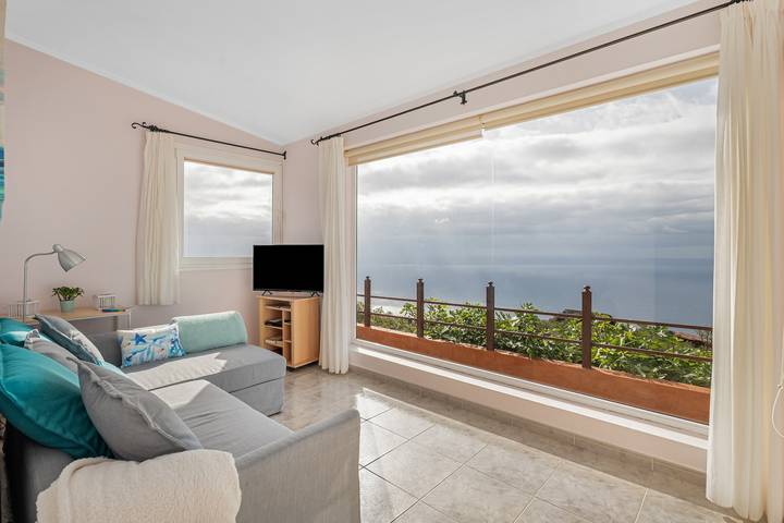 Apartamento entero, Apartamento 'Sitio La Era' con vistas al mar, terraza privada y Wi-Fi in Fuencaliente de La Palma, La Palma Sur