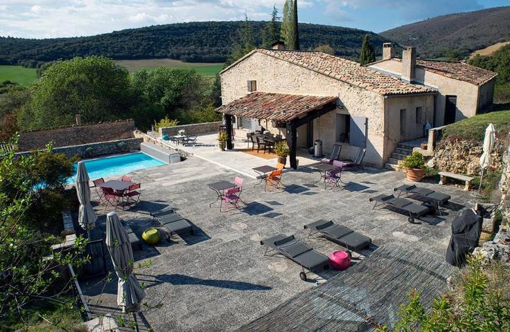 Chambre d’hôte pour 2 personnes, avec vue ainsi que jardin et piscine
