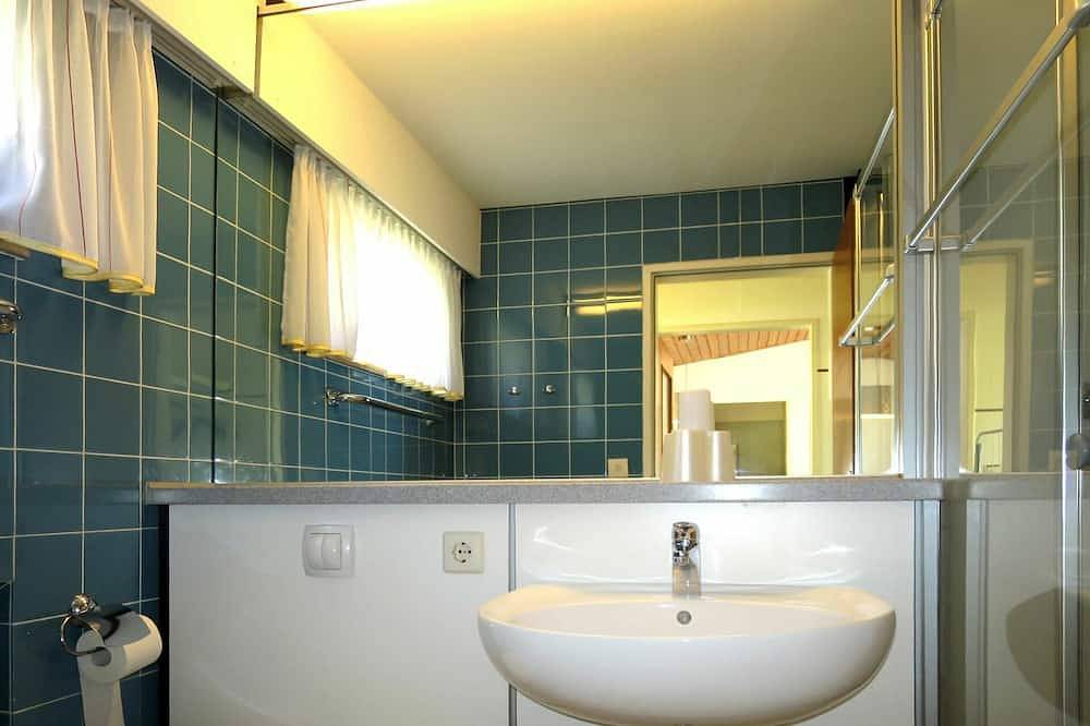 Herrliche Wohnung in einem Ferienhaus für 6 Personen mit Pool, Tv und Terrasse in Maierhöfen, Bayerisch Schwaben