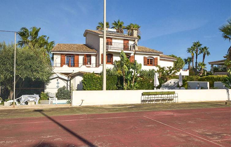 Location de vacances pour 11 personnes, avec piscine ainsi que jardin et terrasse à Marzamemi - 2