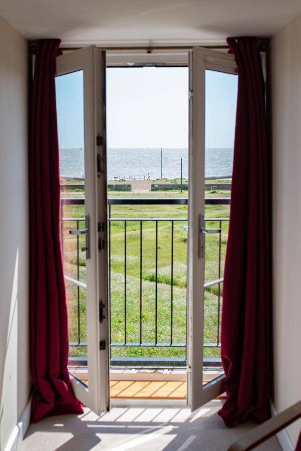 Three-Bedroom Townhouse facing the Sea in Felixstowe, Suffolk